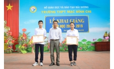 Tuyên dương, động viên học sinh đỗ thủ khoa và á khoa khi thi đầu vào trường của chúng ta.