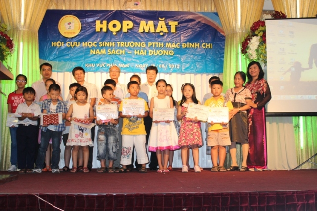 Album Họp mặt năm 2012